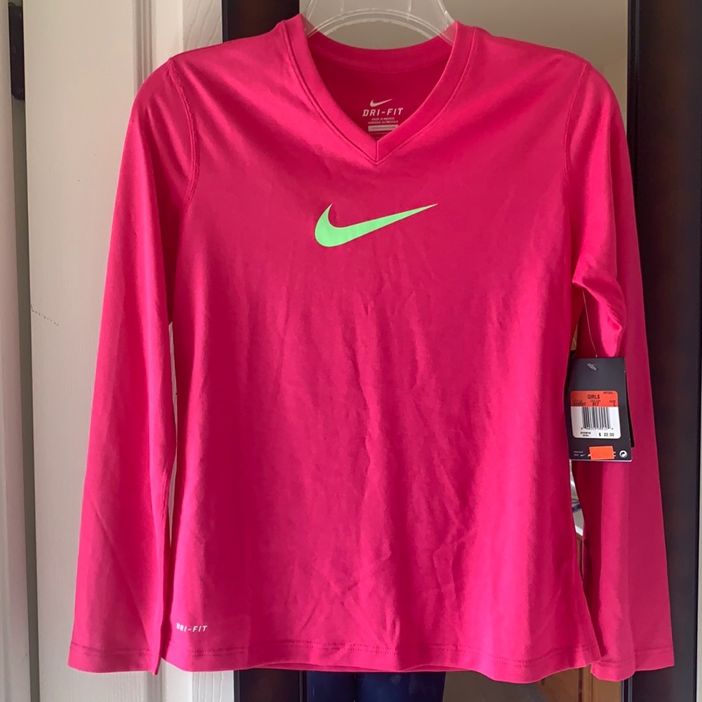 NWT Girls Nike v-neck dri-fit shirt